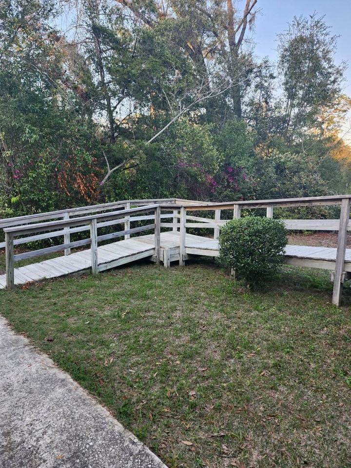 301 Gaile Ave - Photo 3 of 33