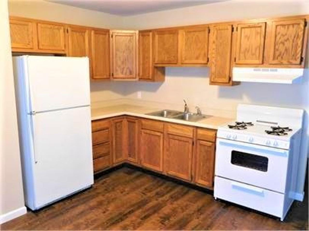 1109 Austin Dr - Photo 2 of 16