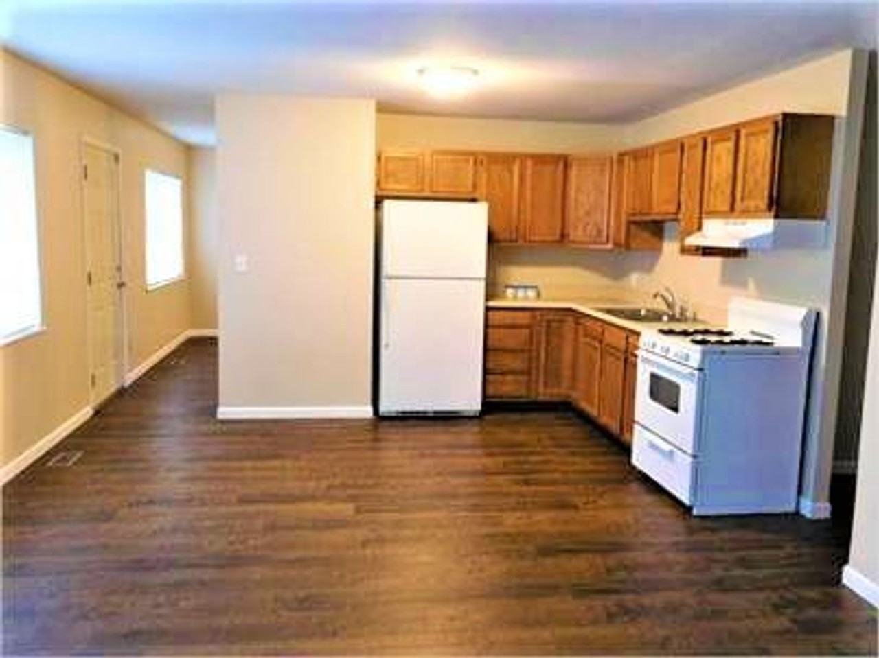 1109 Austin Dr - Photo 4 of 16