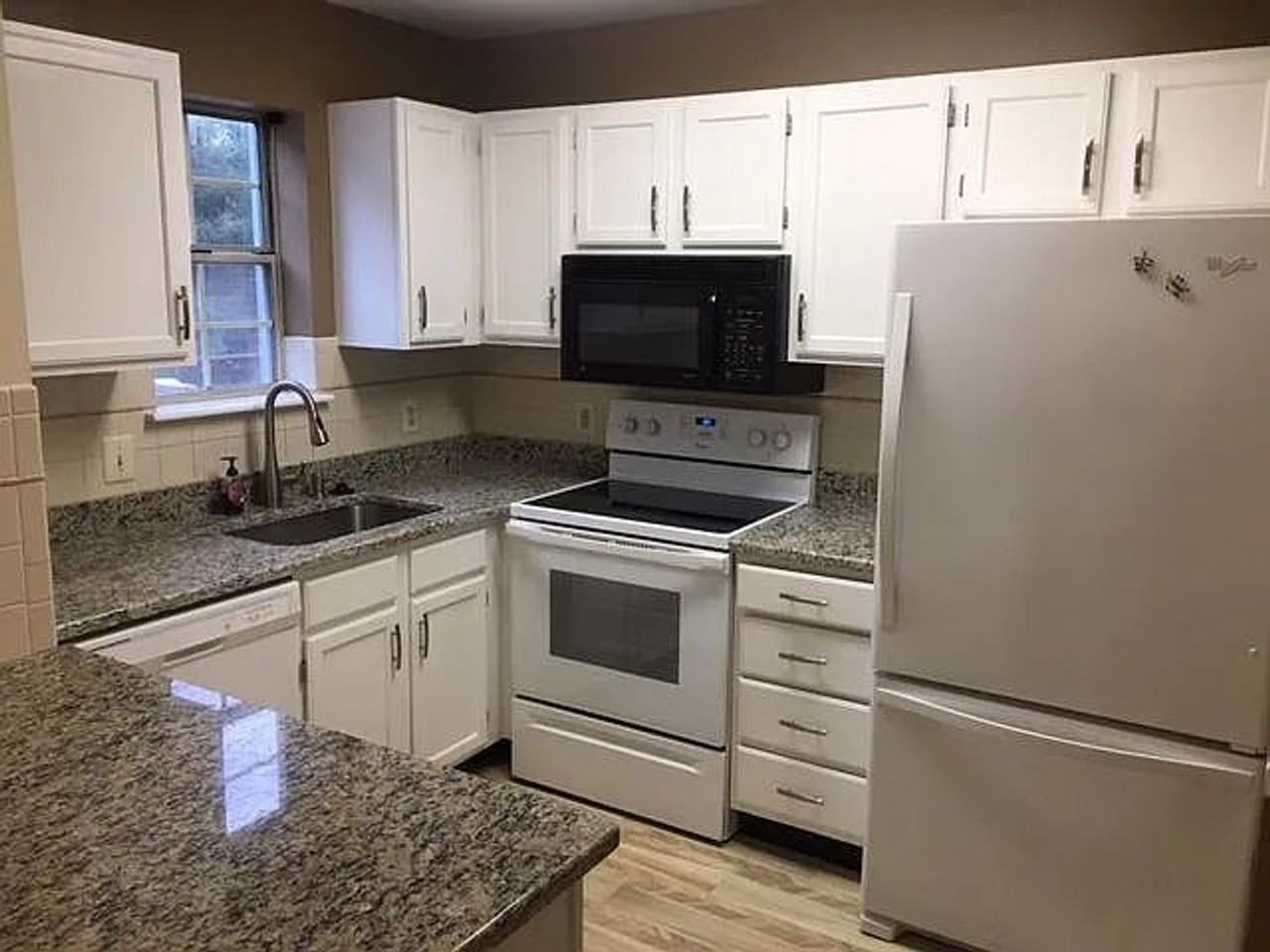 649 Milford Ct - Photo 5 of 26