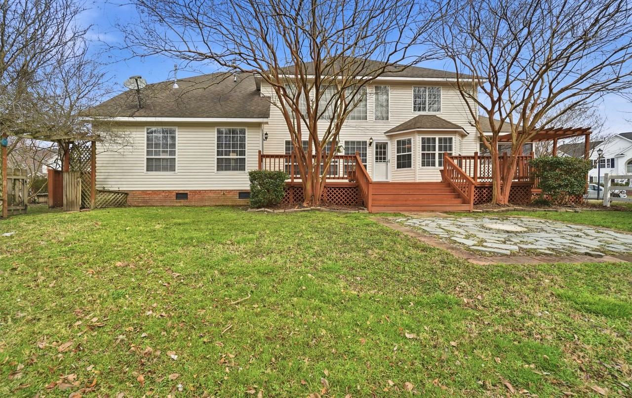 2537 Springhaven Dr - Photo 2 of 50