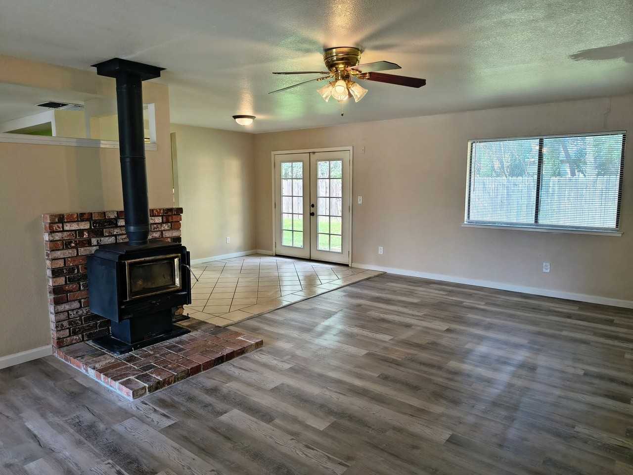 16332 Hawthorne Ave - Photo 2 of 19