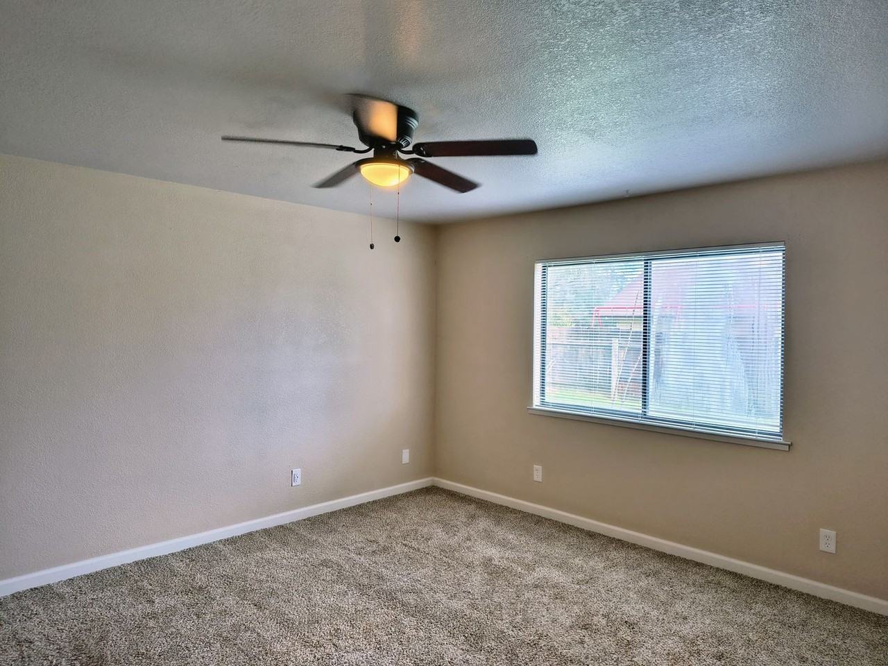 16332 Hawthorne Ave - Photo 7 of 19