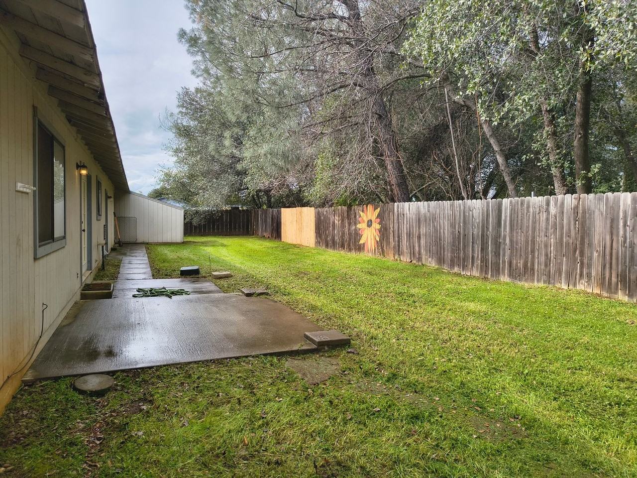 16332 Hawthorne Ave - Photo 3 of 19