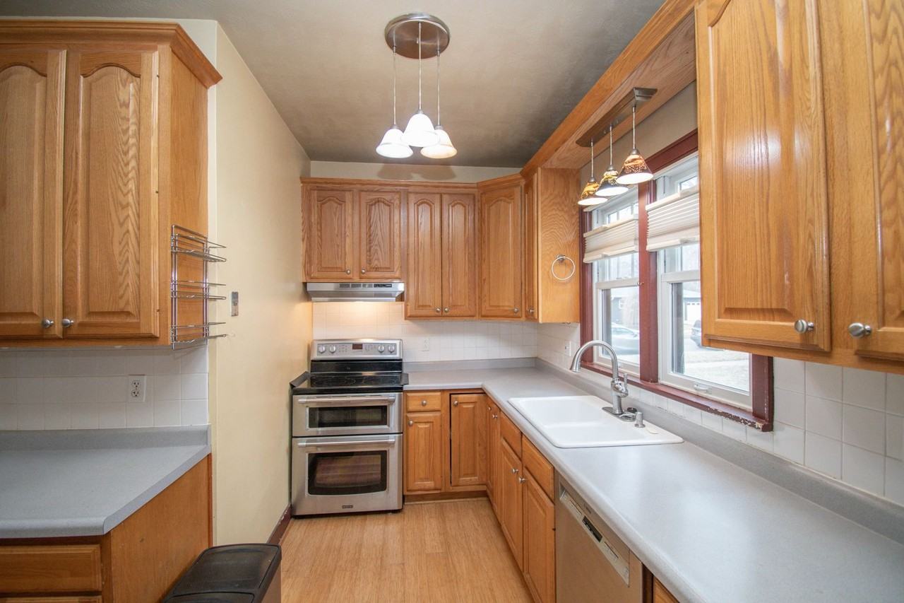 2116 S Euclid Ave - Photo 6 of 47