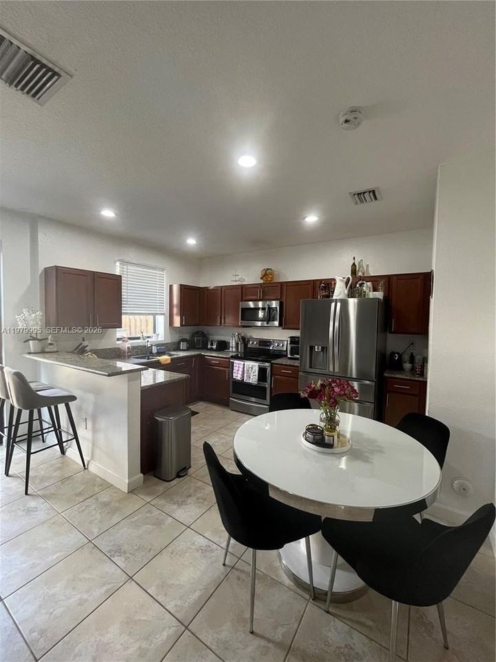 11271 Sw 240th St - Photo 2 of 20
