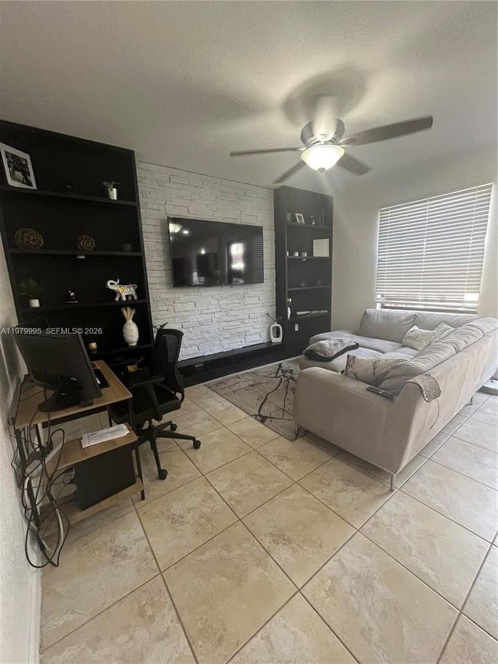 11271 Sw 240th St - Photo 3 of 20
