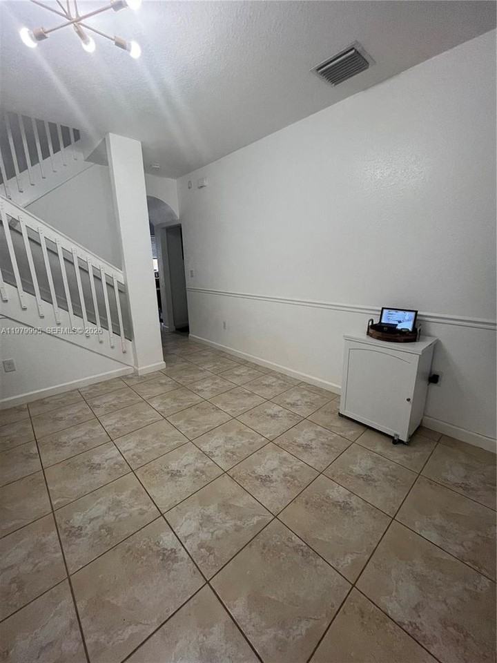 11271 Sw 240th St - Photo 6 of 20