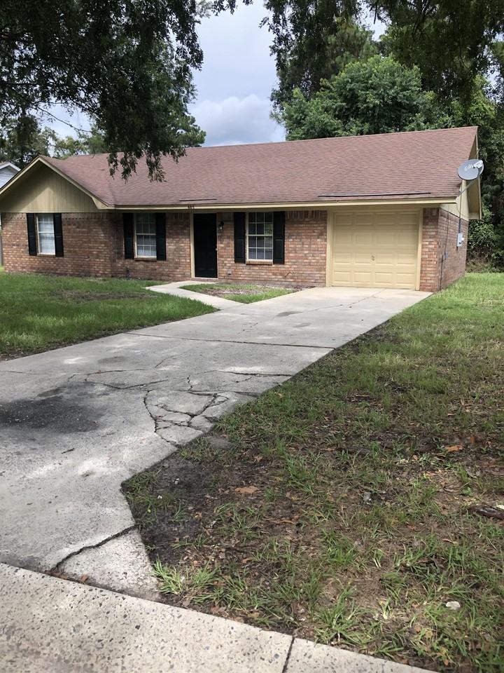 663 Windward Dr #1 - Photo 2 of 24