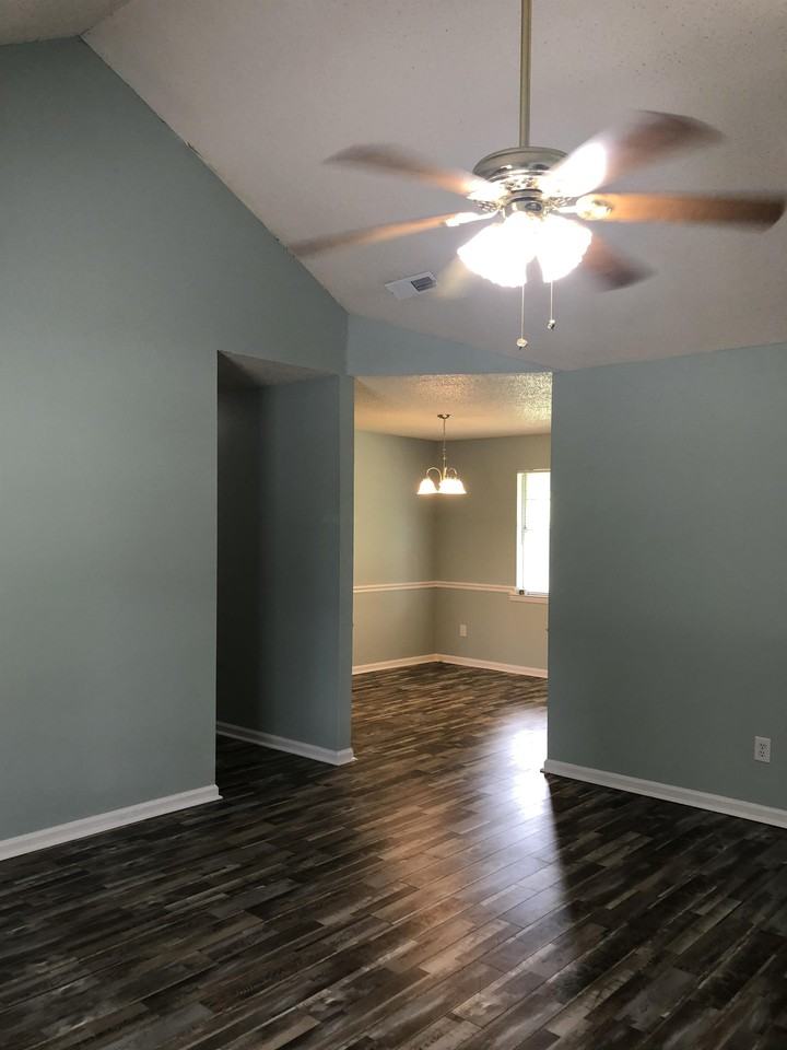 663 Windward Dr #1 - Photo 3 of 24