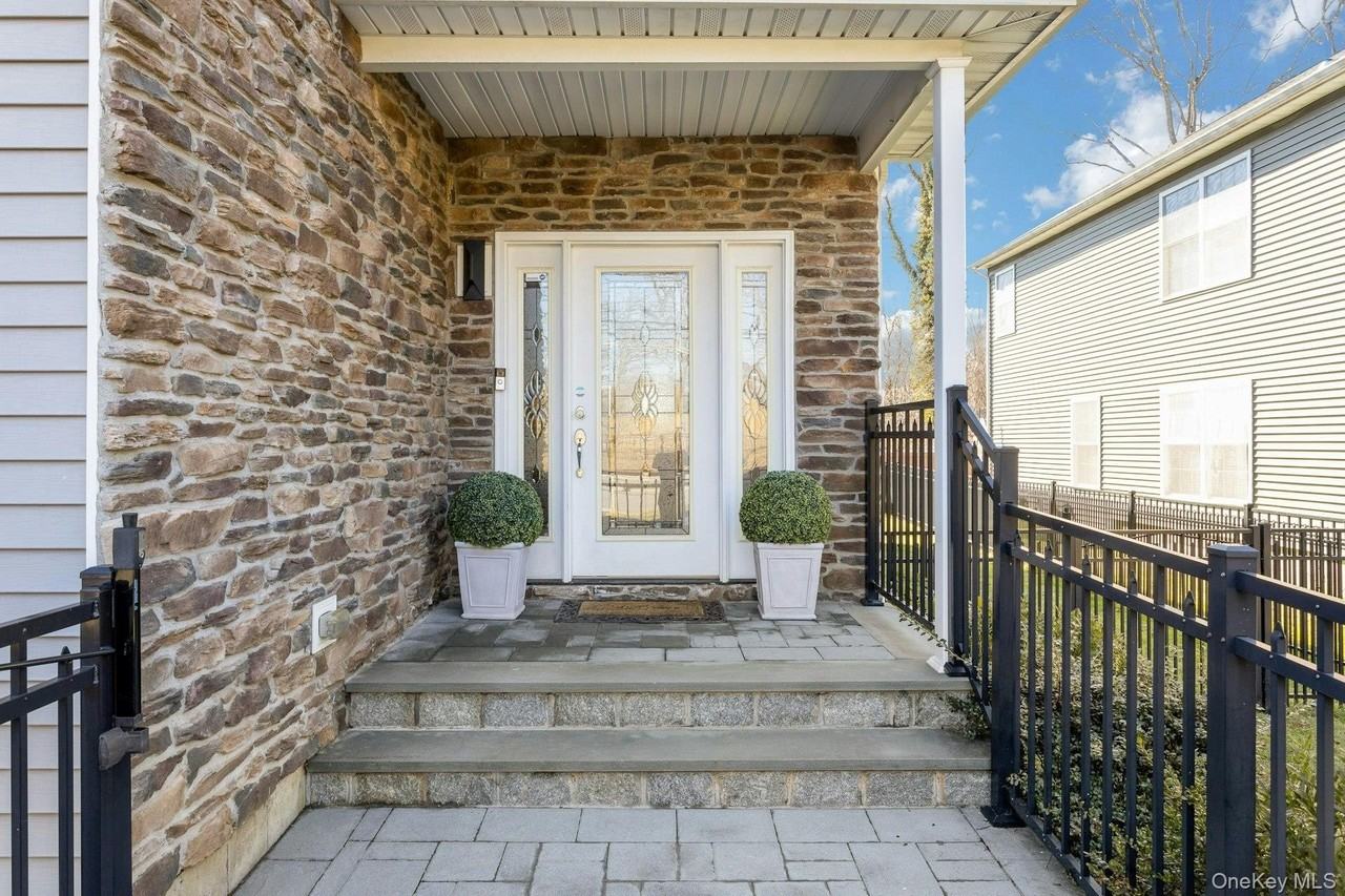 766 Mamaroneck Ave - Photo 2 of 26