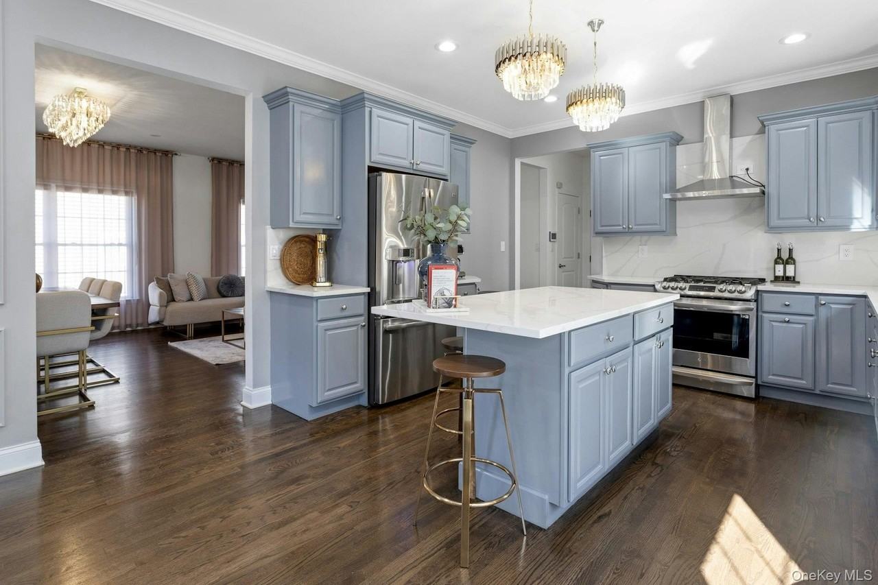 766 Mamaroneck Ave - Photo 7 of 26