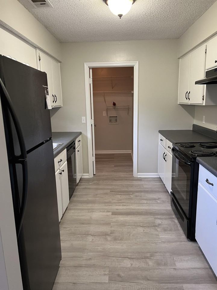 274 Hunters Branch Dr #1 - Photo 2 of 18