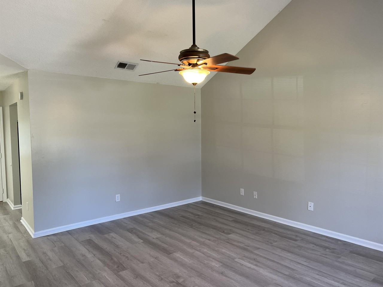 274 Hunters Branch Dr #1 - Photo 4 of 18