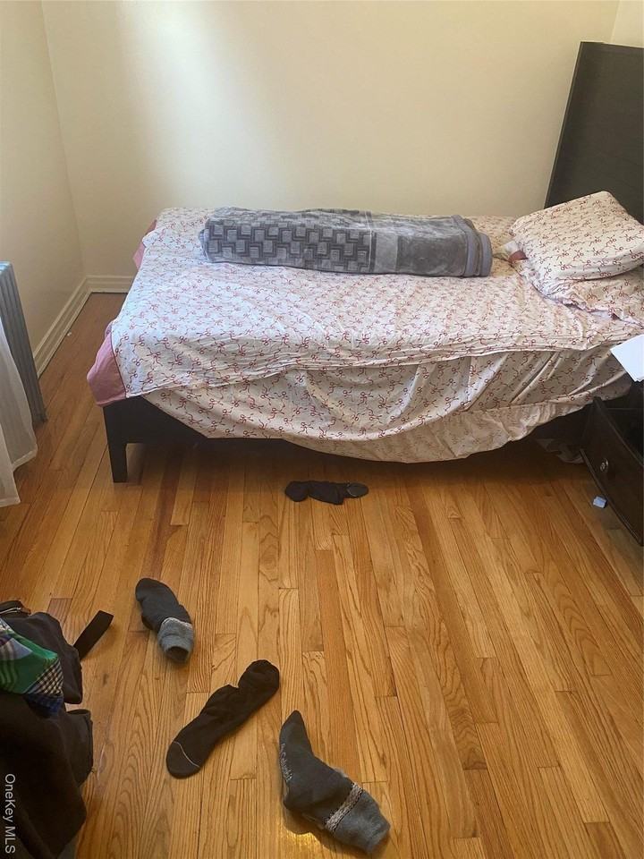 8419 150th St 2nd Fl - Photo 4 of 7