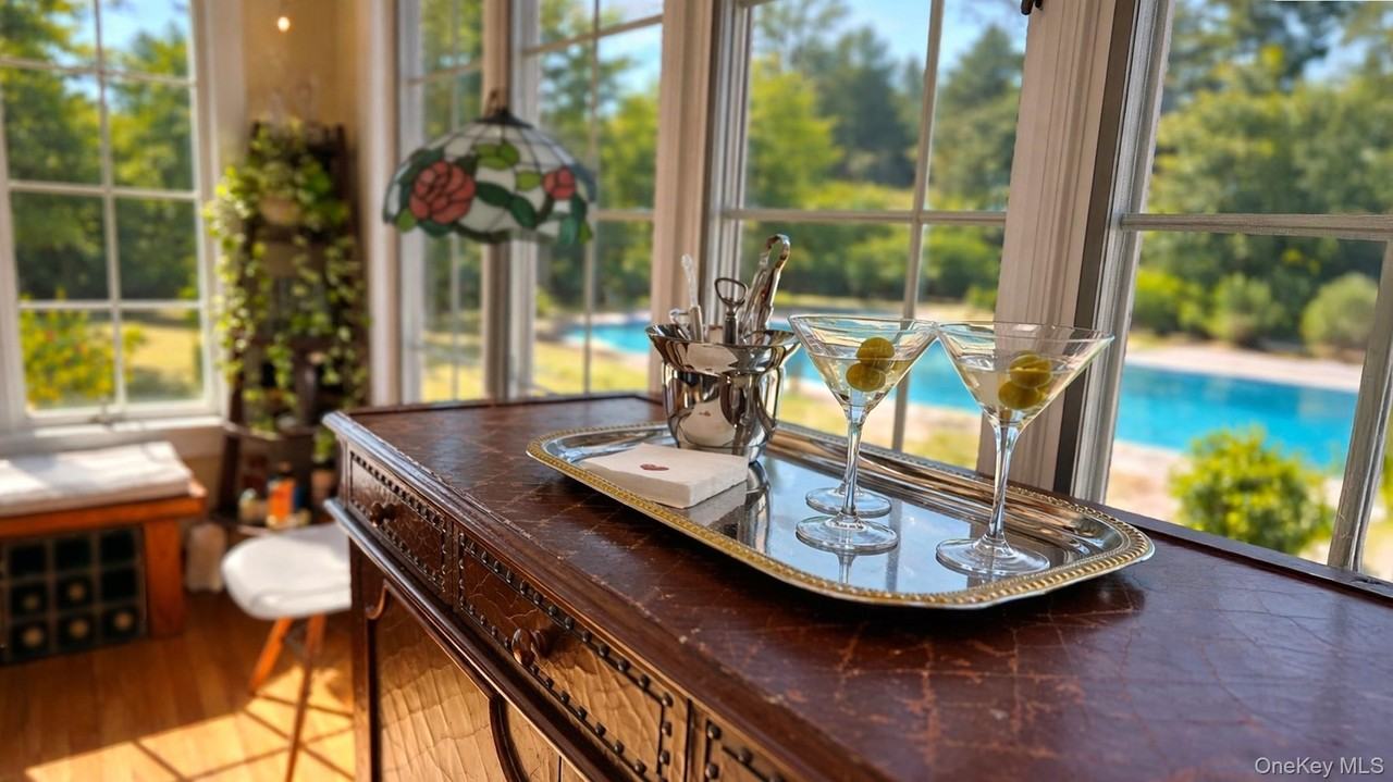 205 Pine Ave - Photo 3 of 28