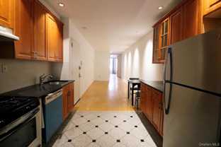 528 W 46th St Apt 3e - Photo 1 of 1