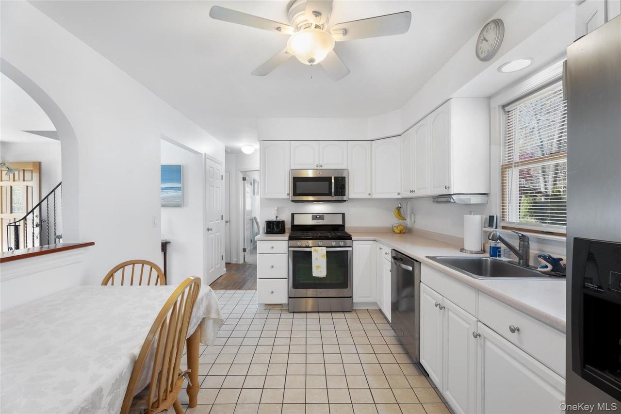 27 Summit Blvd - Photo 7 of 23