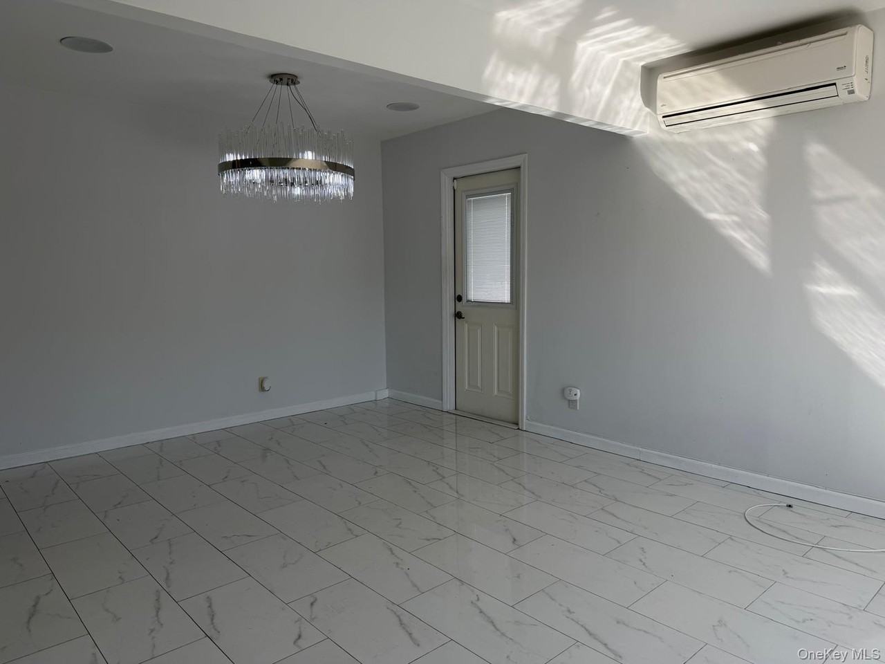 1 Munro Blvd Apt 1 - Photo 4 of 11