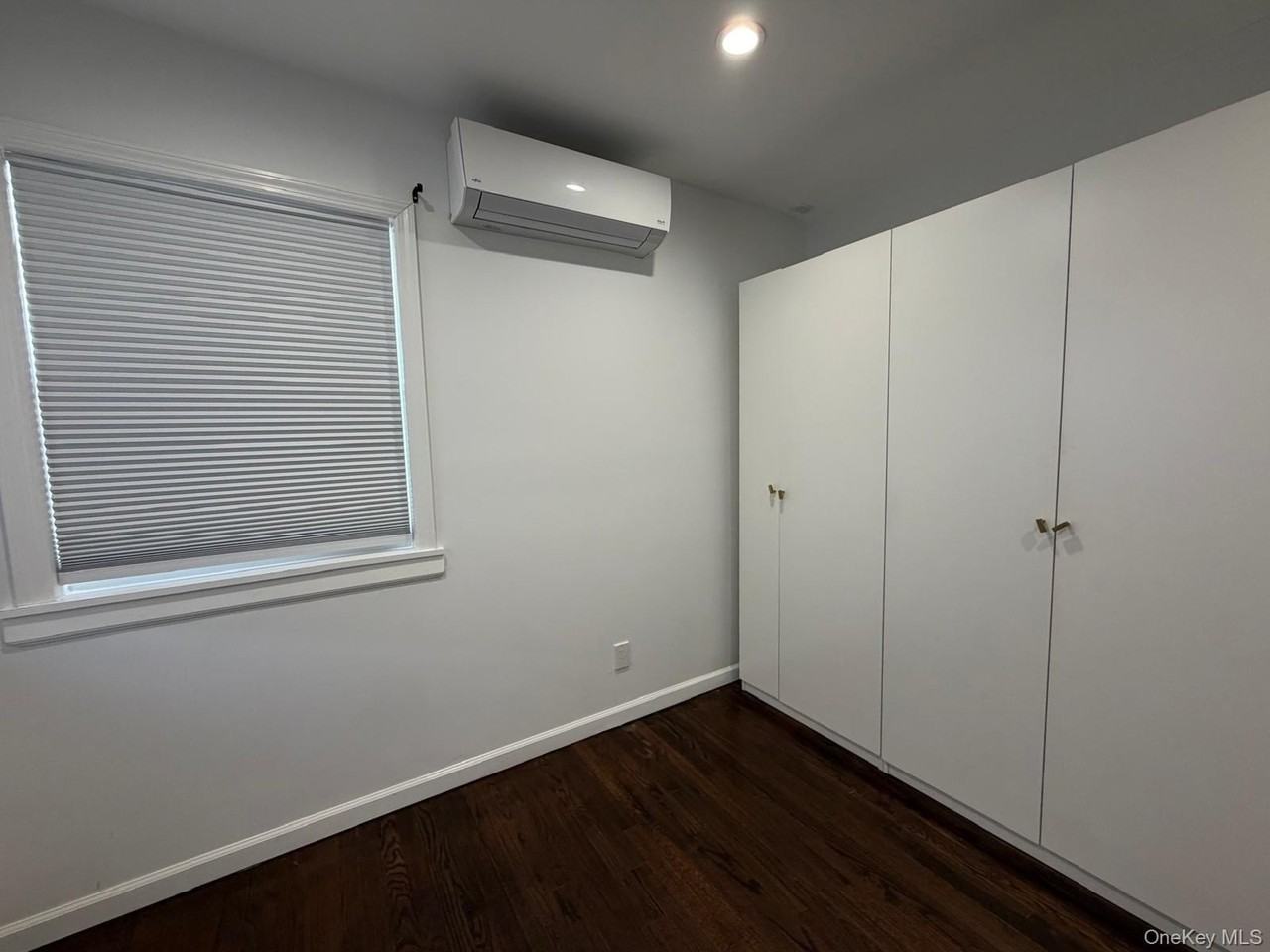 1 Munro Blvd Apt 1 - Photo 6 of 11