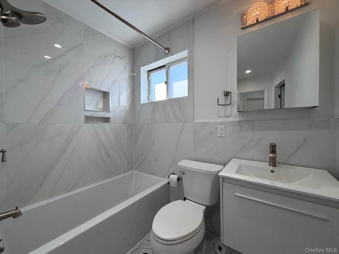 1 Munro Blvd Apt 1 - Photo 7 of 11