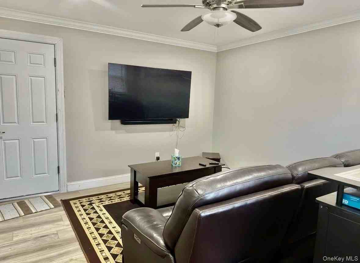 107 Fairview Ave - Photo 4 of 17