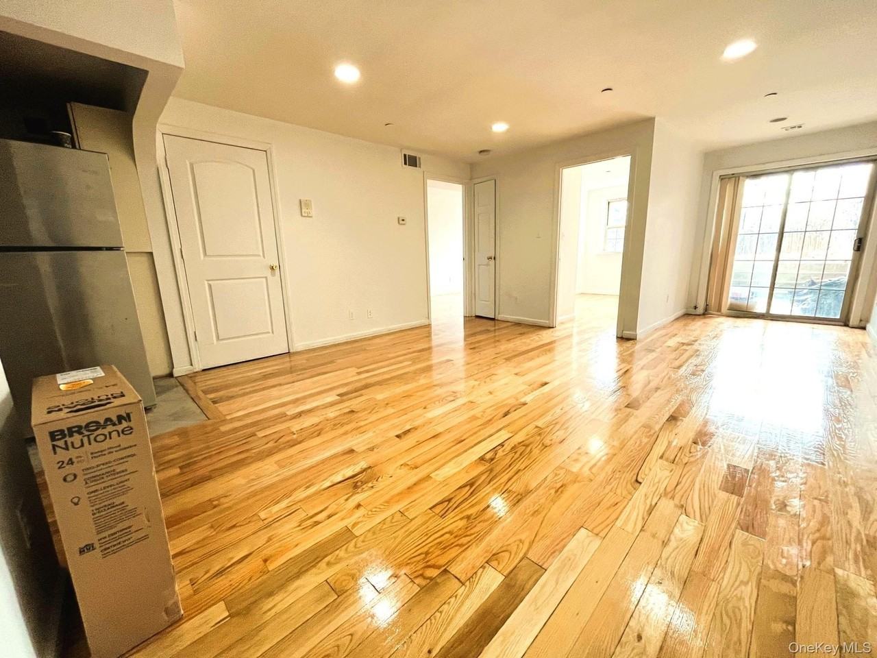 10427 38th Ave Apt 1b - Photo 2 of 13