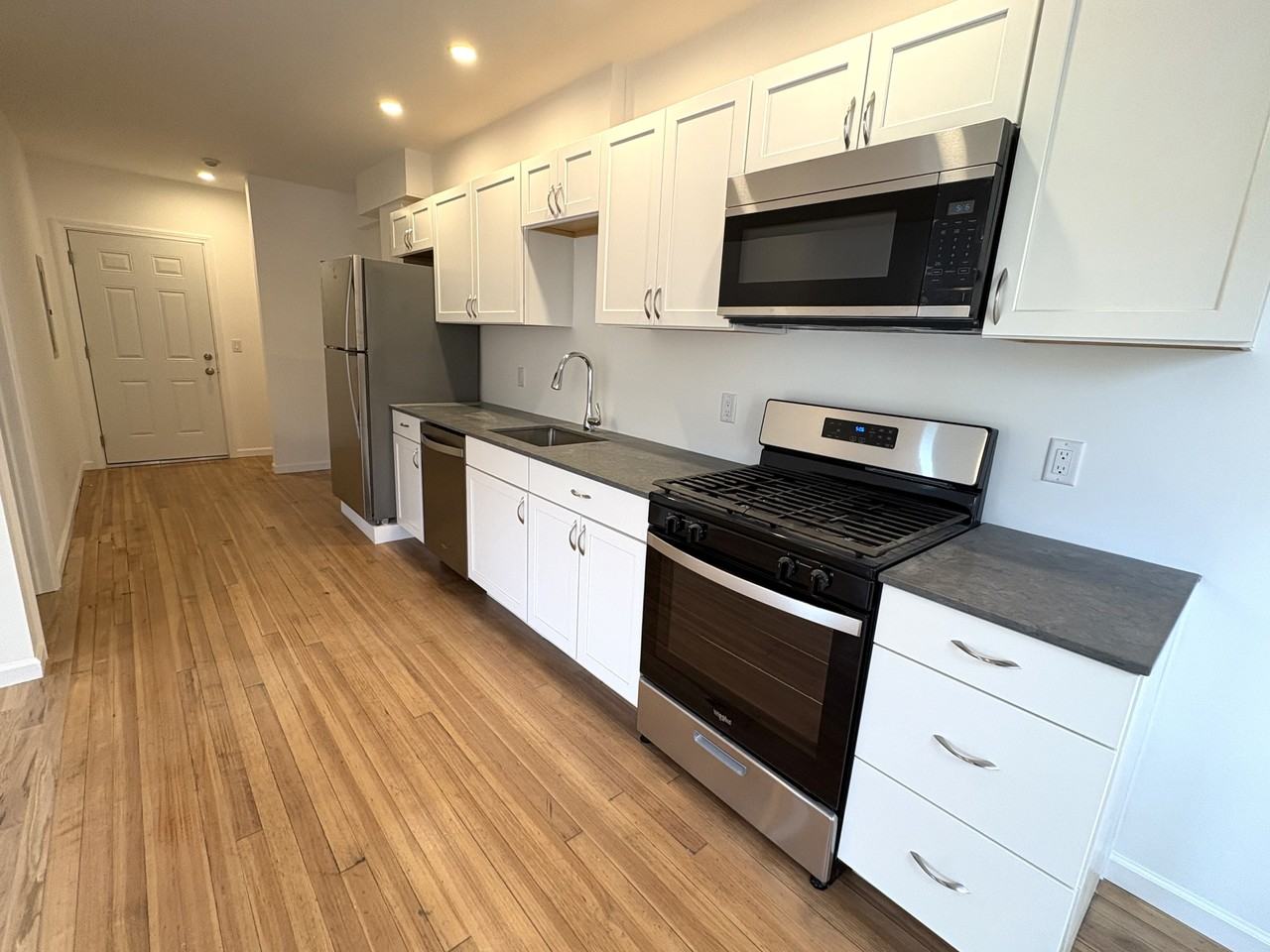 274 1/2 Main StreetApt 3N #3N - Photo 2 of 12