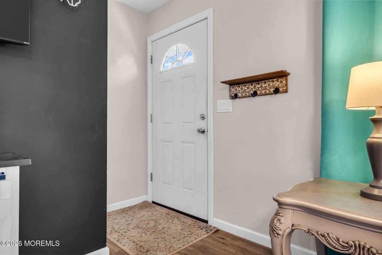 1009 Cable Ave - Photo 5 of 50