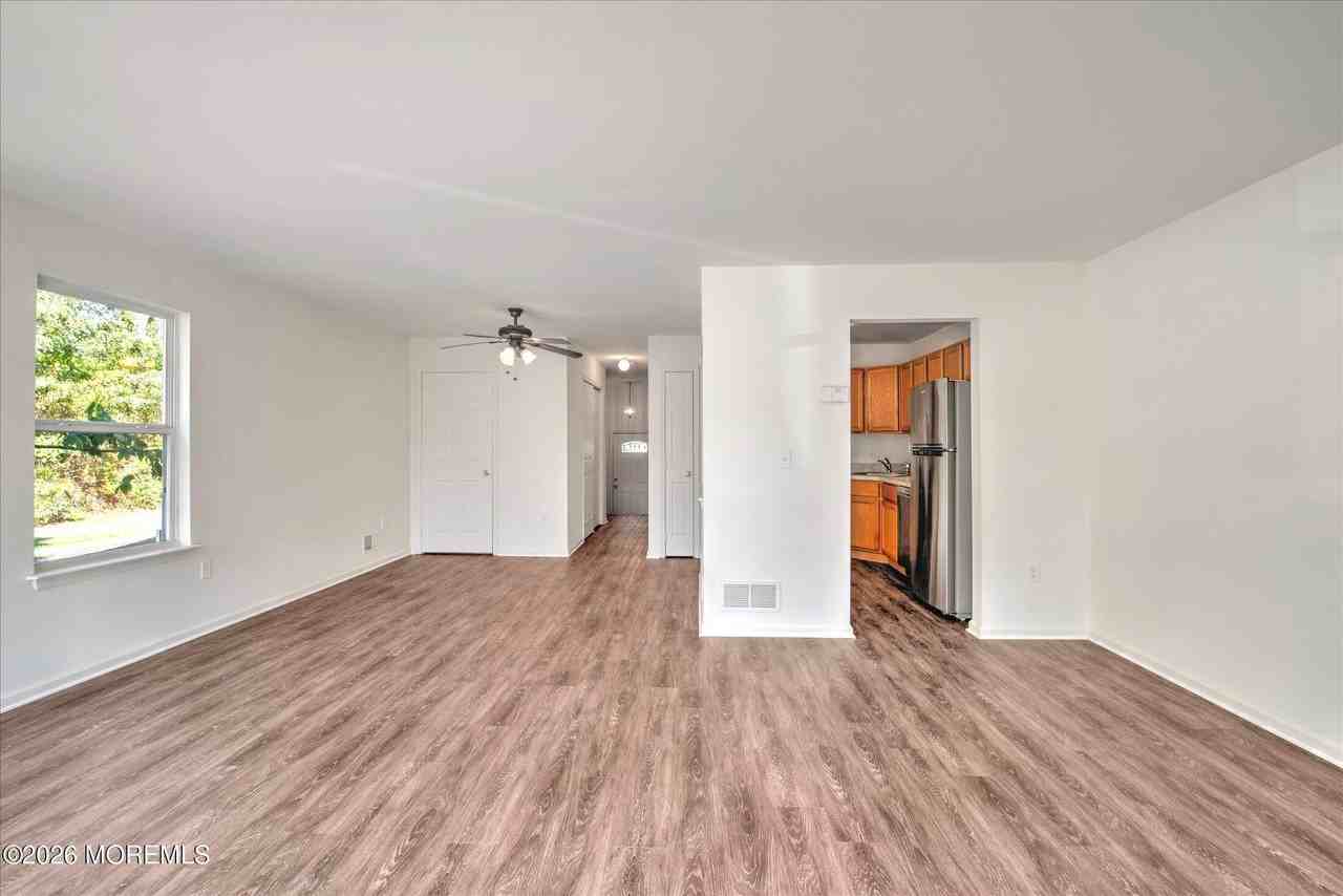 11 Esplanade Way - Photo 6 of 40