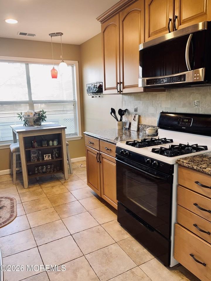 398 Brookview Ct - Photo 7 of 17