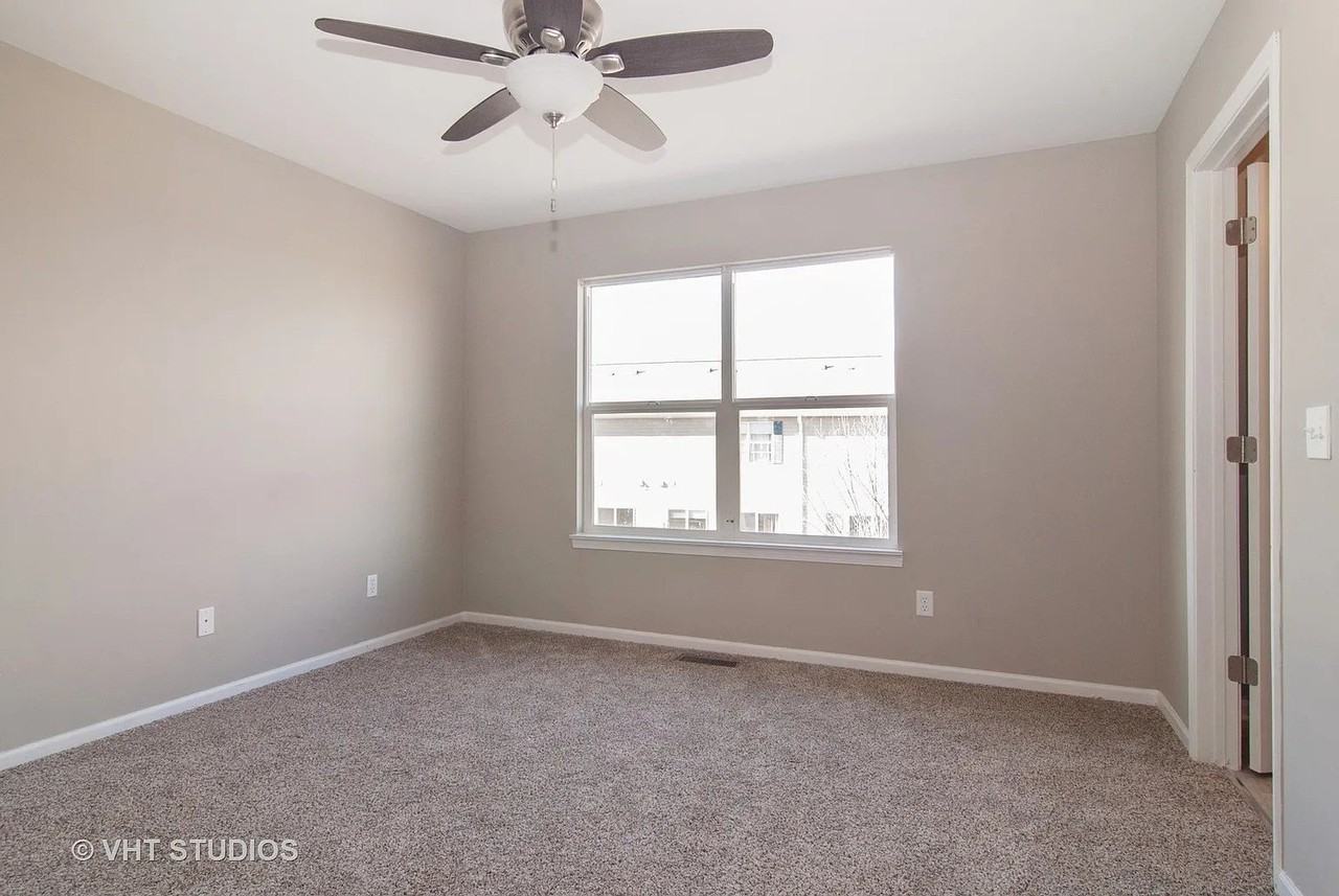 1325 Chestnut Ln - Photo 5 of 9