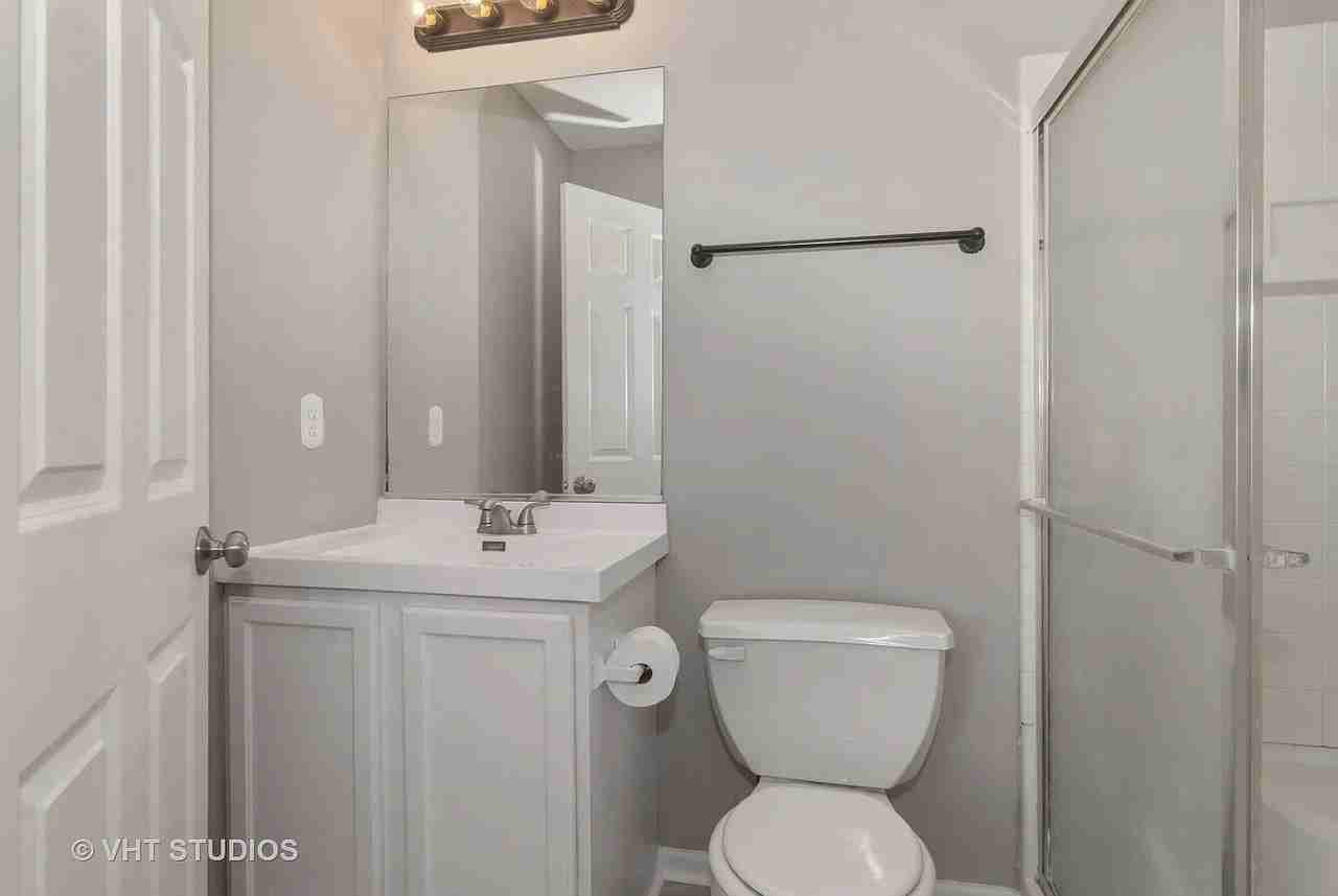 1325 Chestnut Ln - Photo 6 of 9