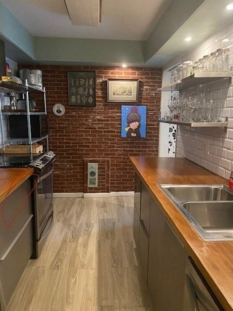 1930 Cherry Ln Apt 121 - Photo 2 of 10