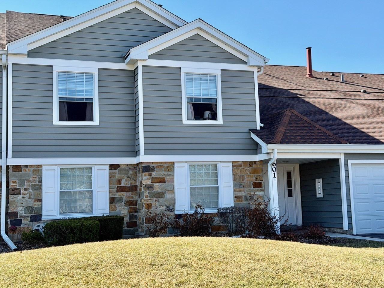 601 Eastview Ct Unit V1 - Photo 2 of 4