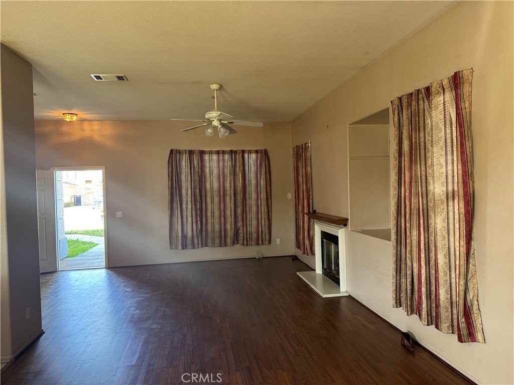 15165 Beartree St - Photo 2 of 13