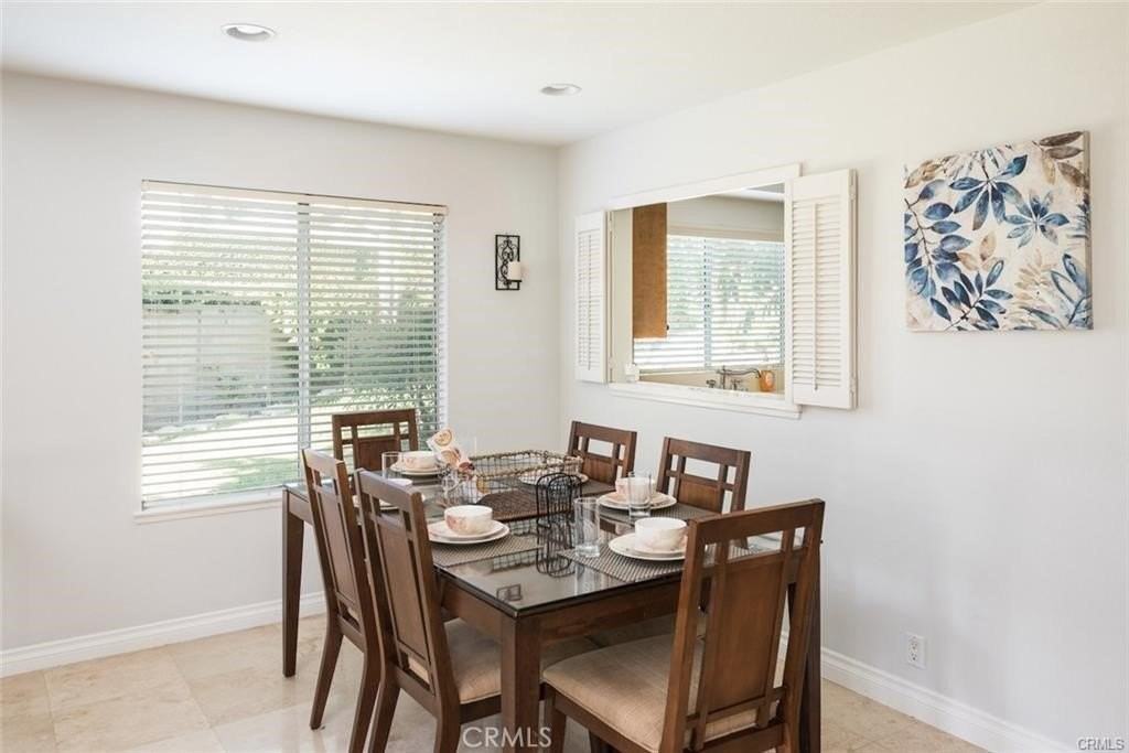 21 Tory - Photo 4 of 19