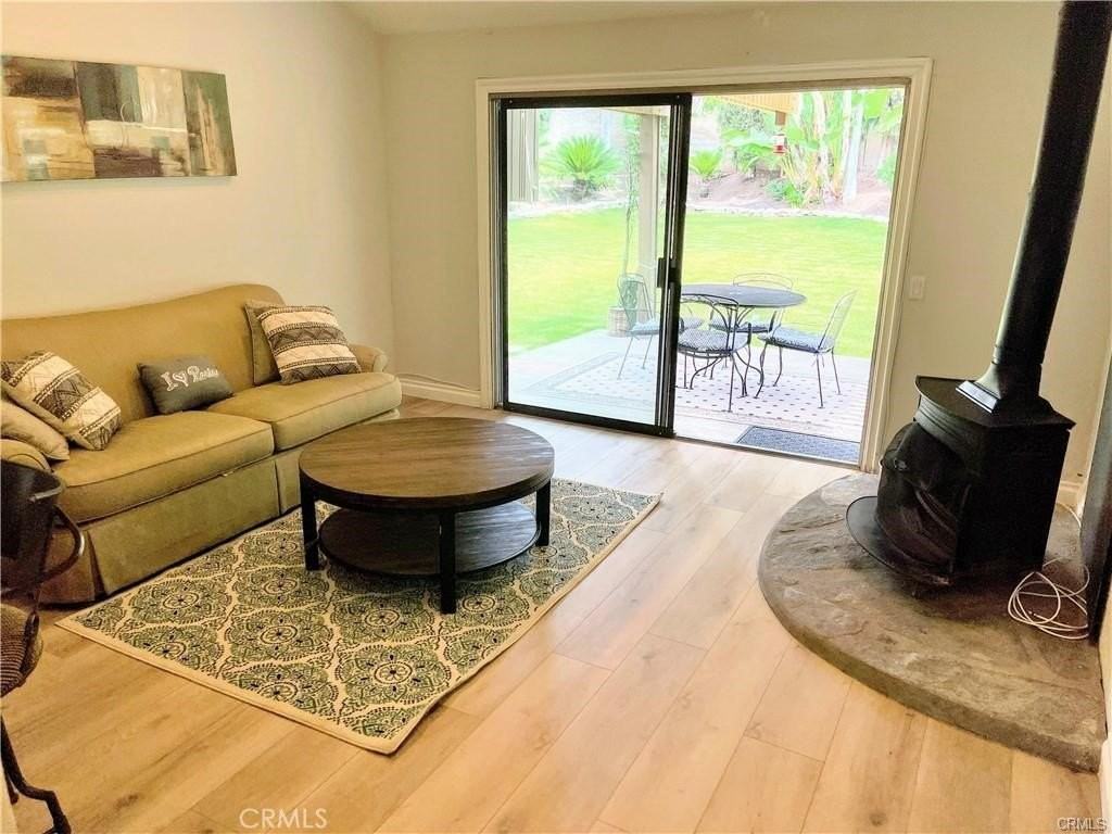 21 Tory - Photo 7 of 19