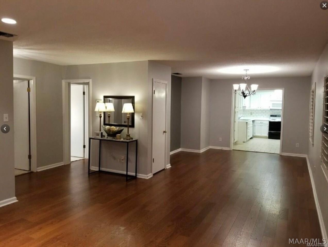 2461 Price St Apt C - Photo 4 of 14