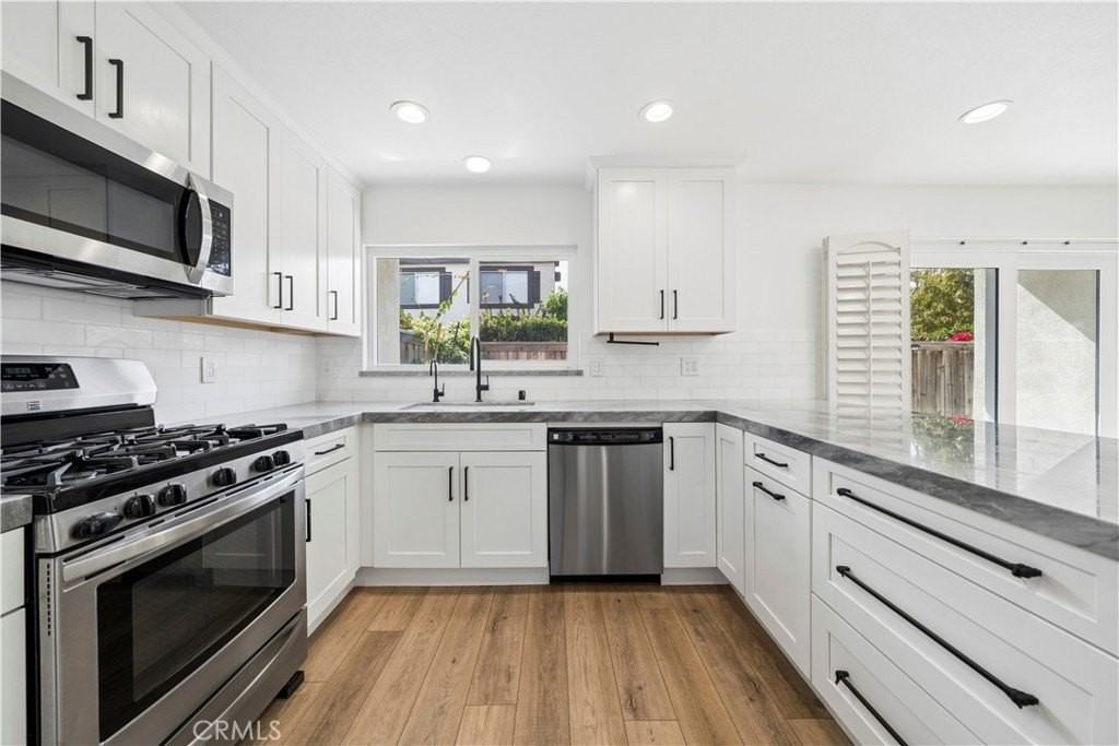 2524 Elden Ave #1A - Photo 7 of 22