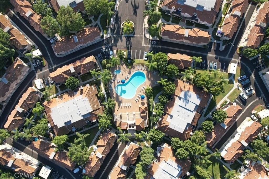 27281 Ryan Dr - Photo 2 of 25