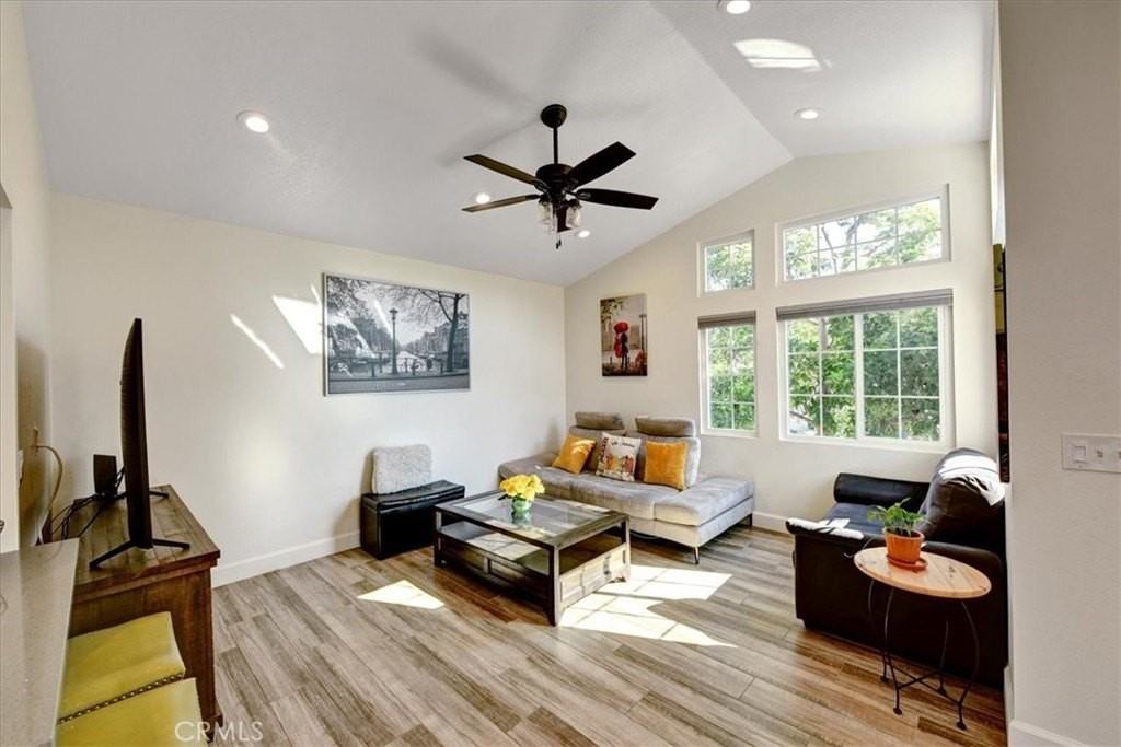 27281 Ryan Dr - Photo 3 of 25