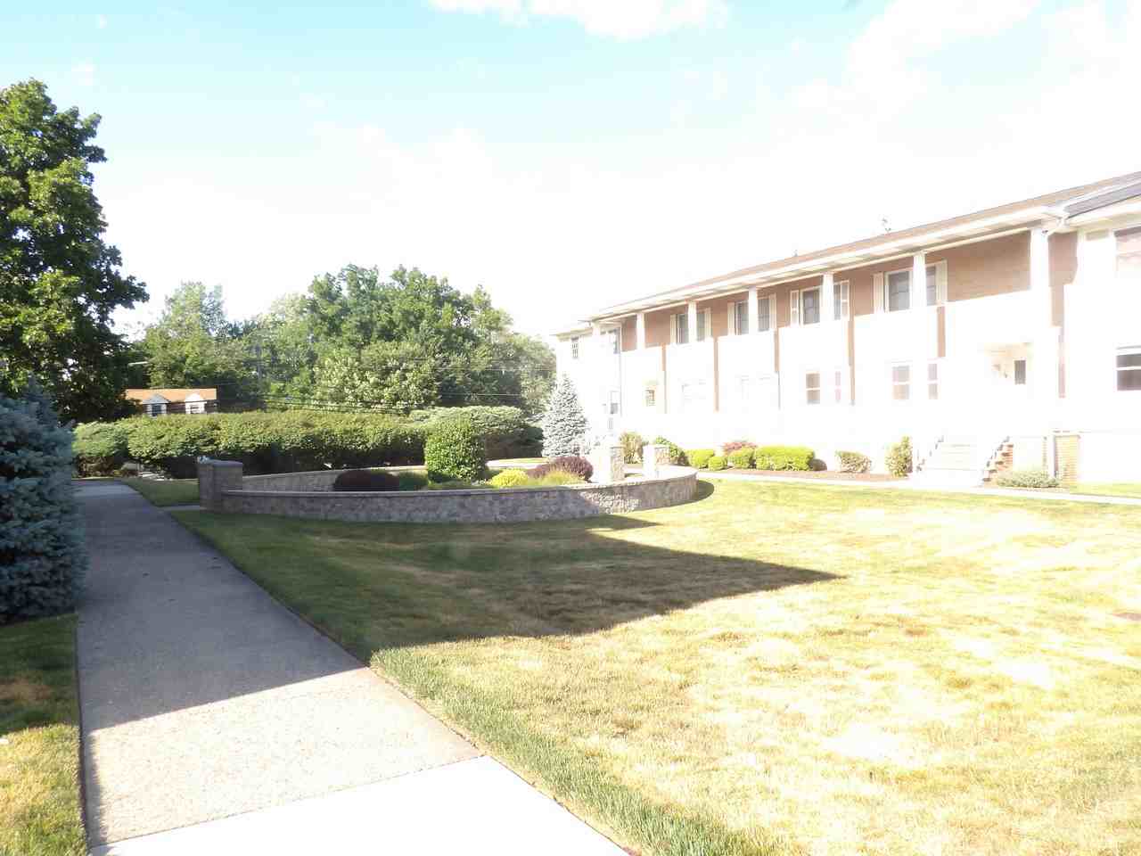 105 Newark Pompton Tpke - Photo 2 of 8