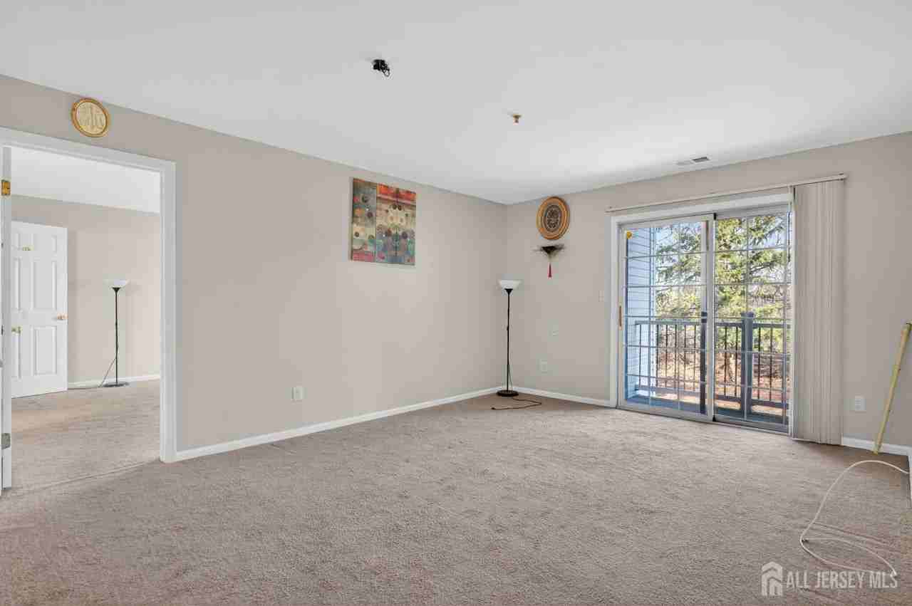 726 Waterford Dr - Photo 2 of 14