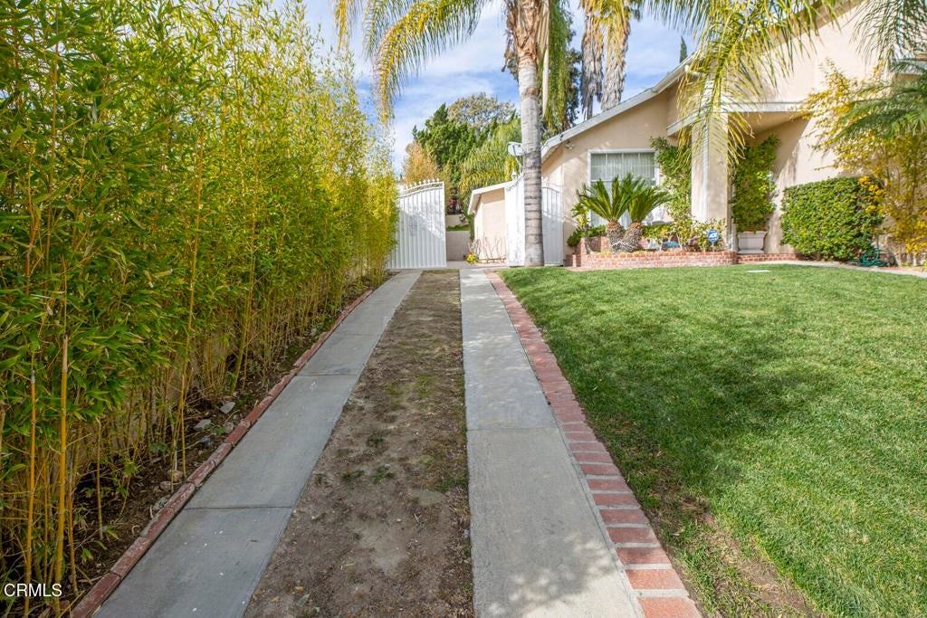 11817 Jouett St - Photo 3 of 38