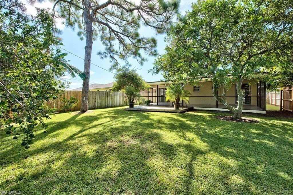 671 98th Ave N - Photo 3 of 27