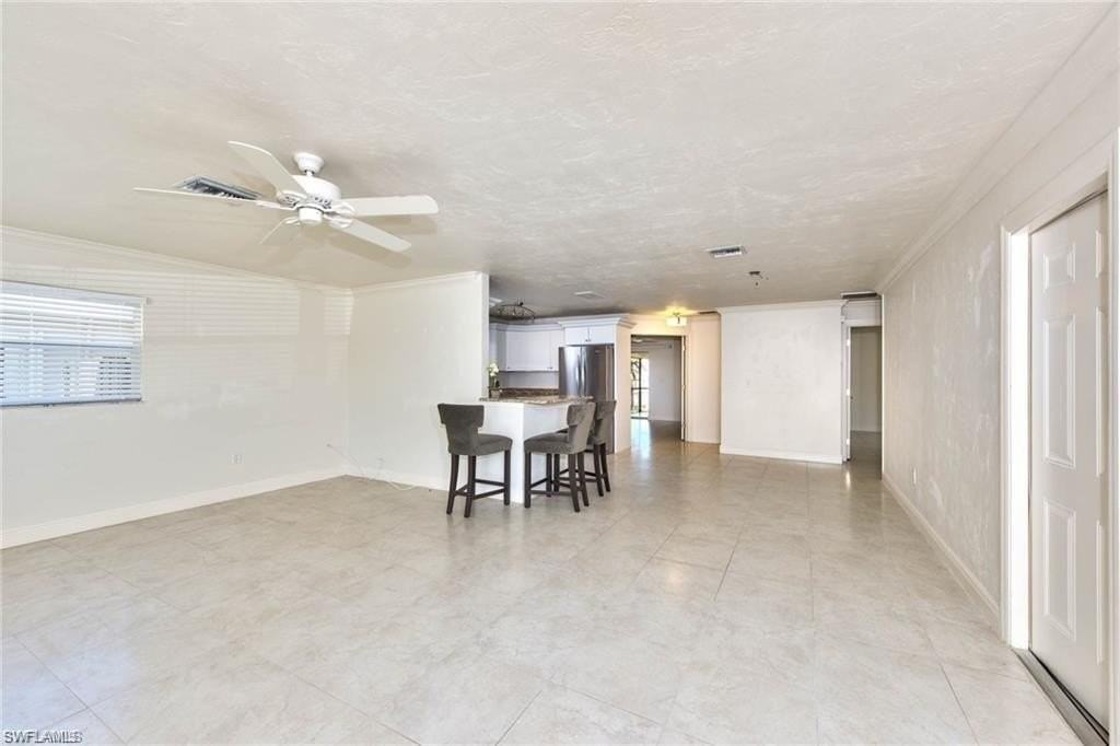 671 98th Ave N - Photo 4 of 27