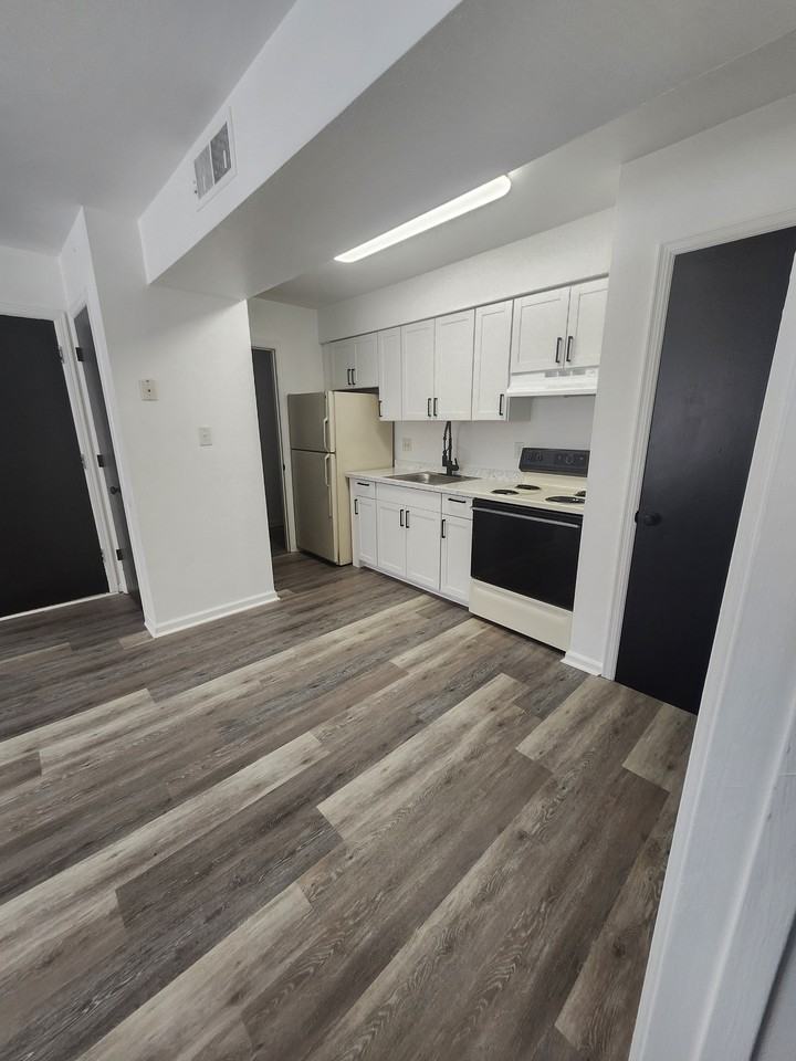 6154 Darby Rd #18 - Photo 3 of 9