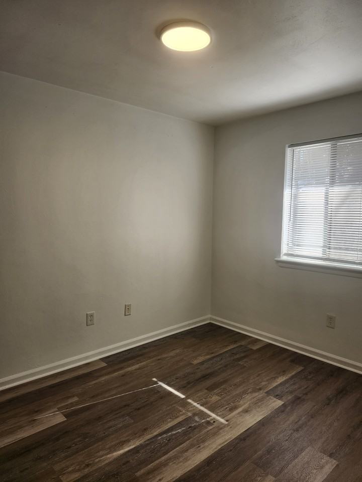 6154 Darby Rd #18 - Photo 5 of 9