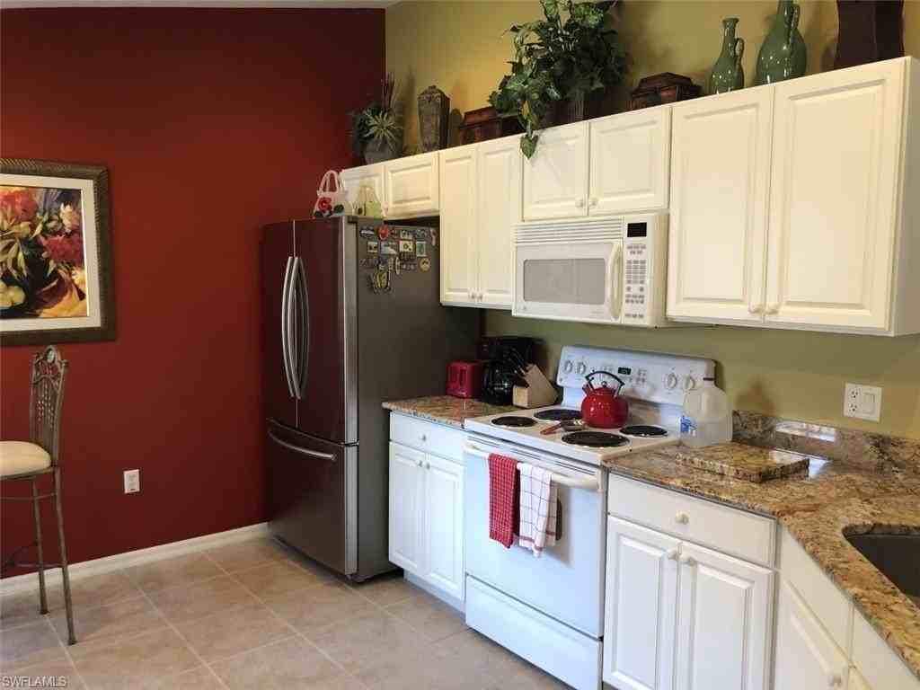 1380 Tiffany Ln Apt 2204 - Photo 5 of 29